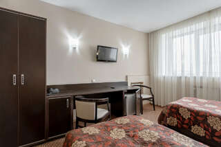 Гостиница Пик Рязань Стандартный номер с 2 односпальными кроватями и диваном-3